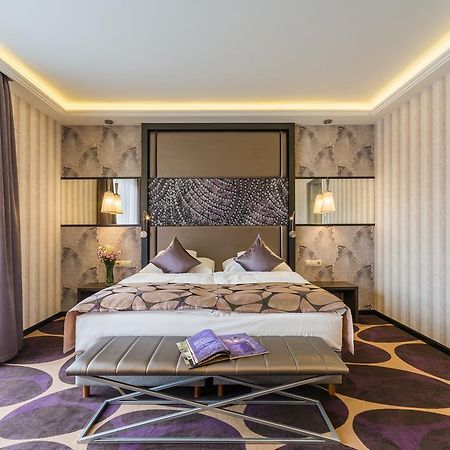 Victoria Garden Hotel Es Etterem Nyíregyháza 外观 照片
