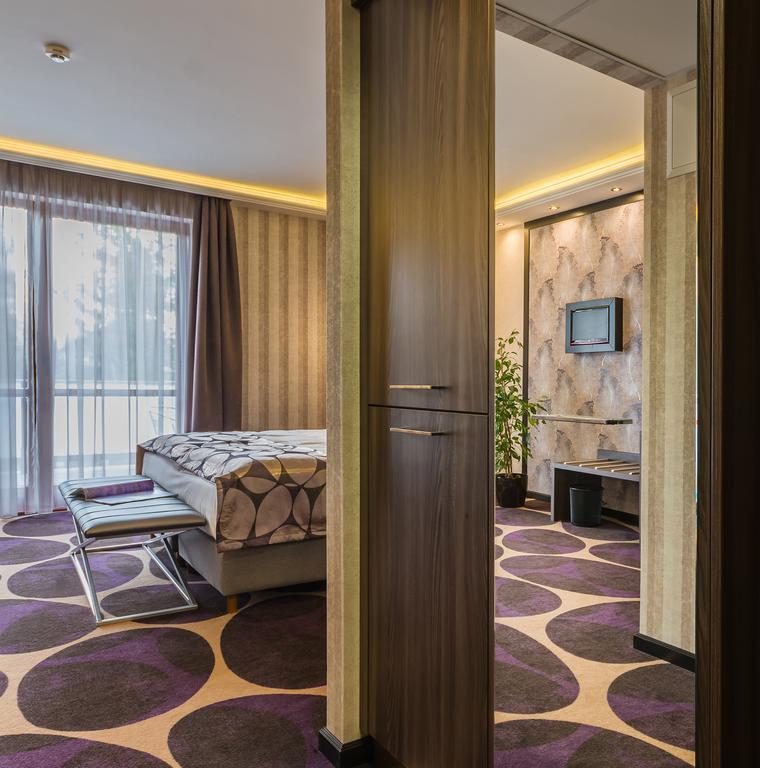 Victoria Garden Hotel Es Etterem Nyíregyháza 外观 照片