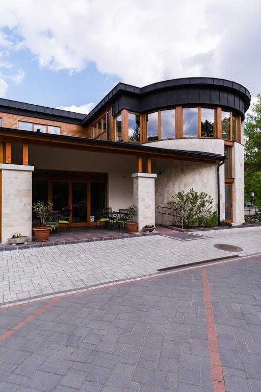 Victoria Garden Hotel Es Etterem Nyíregyháza 外观 照片